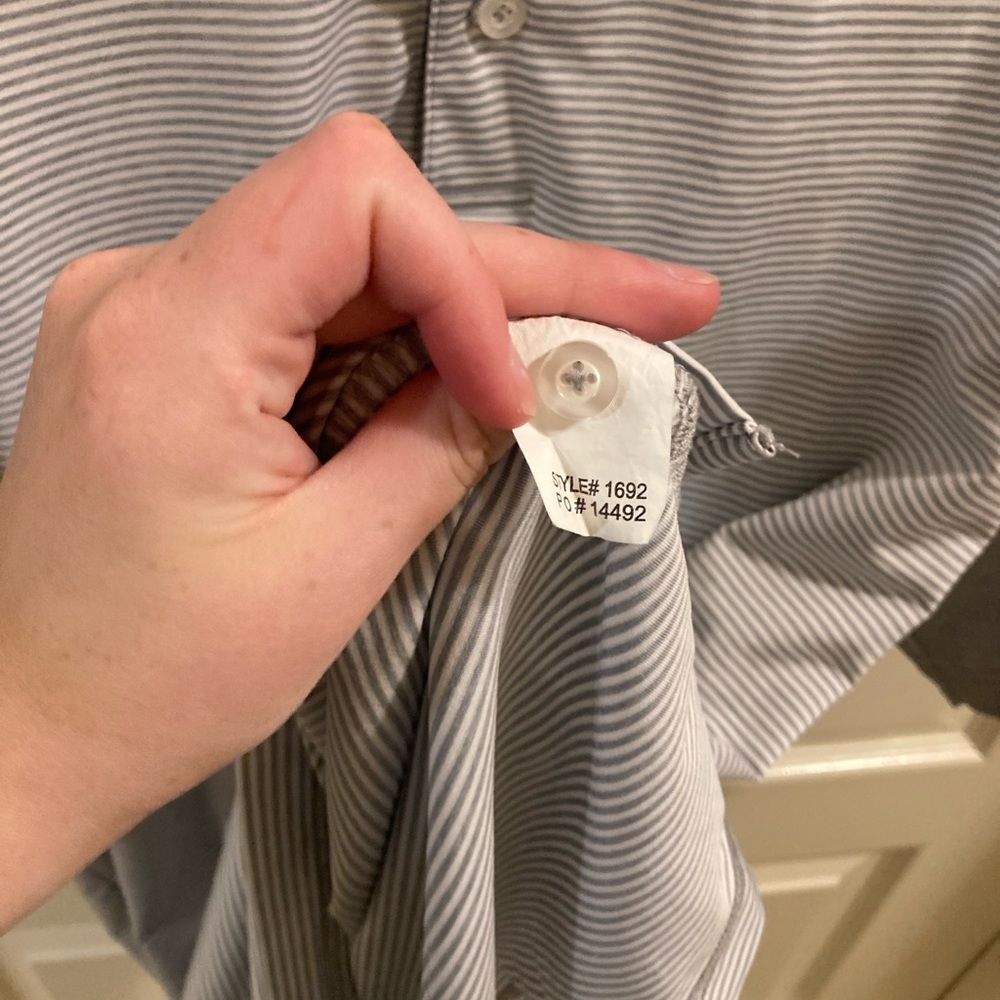 🌟2/$20 Tour play mens top - Picture 9 of 10